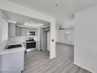 Photo #5: 6438678 Listing