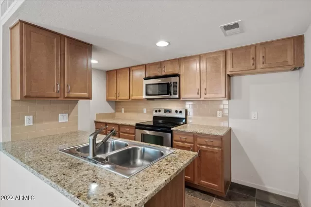 MLS: 6438884 Condo For Sale