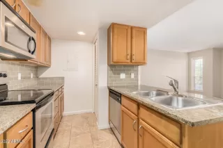 Photo #5: 6438884 Listing 