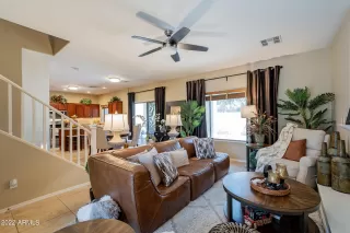 Photo #5: 6438906 Listing