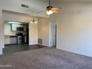 Photo #5: 6438929 Listing