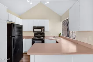 Photo #2: 6439128 Listing 