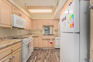 Photo #3: 6439191 Listing 