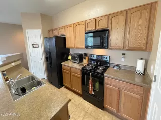 Photo #5: 6439533 Listing