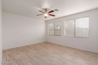 Photo #4: 6439958 Listing