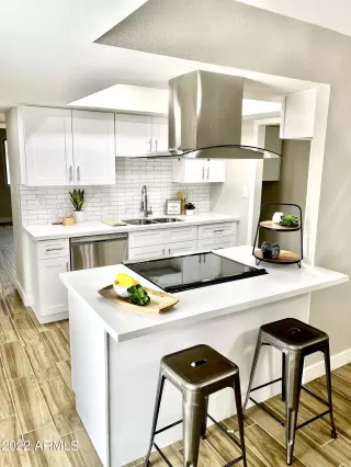 Photo #1: 6440242 Listing