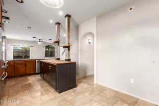 Photo #5: 6440492 Listing 