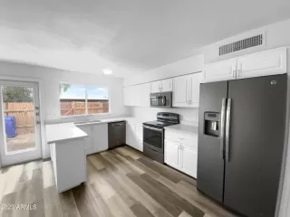 Photo #1: 6440720 Listing 