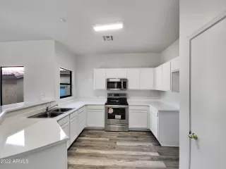 Photo #6: 6440872 Listing