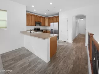 Photo #5: 6441188 Listing 