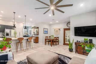 Photo #6: 6441195 Listing