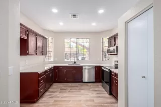 Photo #2: 6441427 Listing