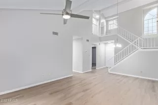 Photo #6: 6442192 Listing