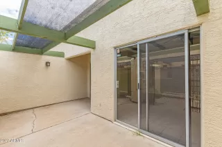 Photo #4: 6442500 Listing