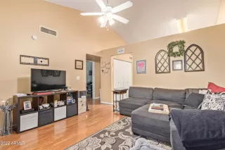 Photo #5: 6443385 Listing