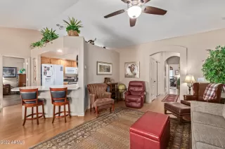 Photo #6: 6444118 Listing 