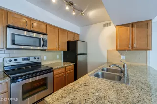 Photo #5: 6444321 Listing