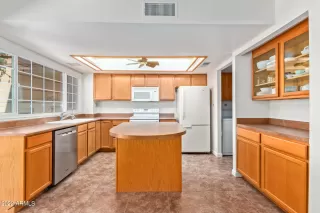 Photo #5: 6444997 Listing