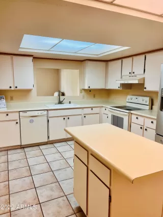 Photo #1: 6445083 Listing 