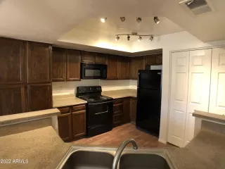 Photo #5: 6445284 Listing