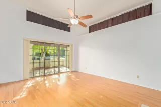 Photo #5: 6445718 Listing