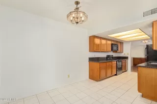 Photo #6: 6445718 Listing