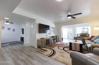 Photo #3: 6446285 Listing