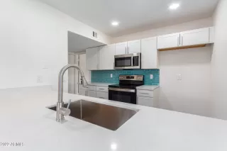 Photo #5: 6447282 Listing