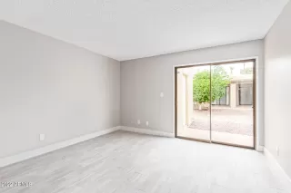 Photo #6: 6447389 Listing 