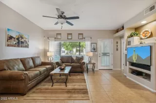 Photo #6: 6447806 Listing