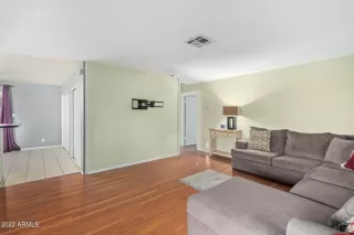 Photo #5: 6448049 Listing 