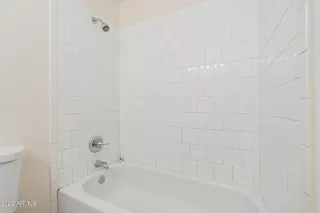 Photo #6: 6448387 Listing