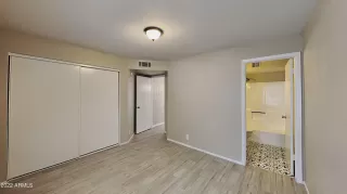 Photo #5: 6448396 Listing