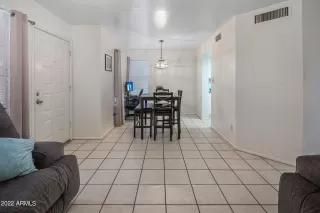 Photo #5: 6448417 Listing