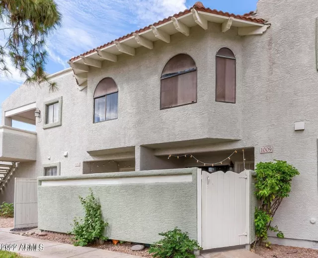 MLS: 6448481 Condo For Sale