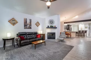 Photo #4: 6448626 Listing 