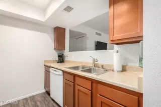 Photo #3: 6449002 Listing