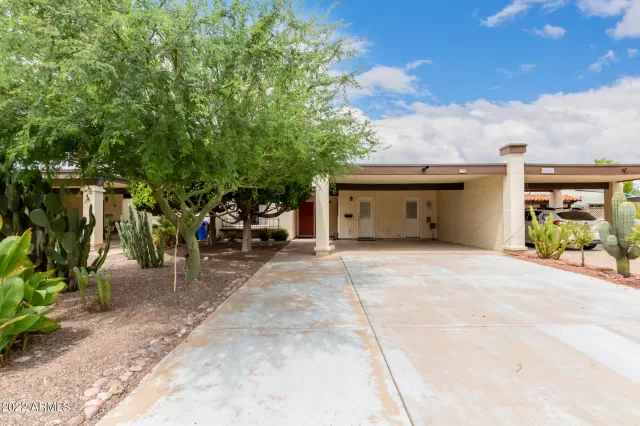 MLS: 6449040 Condo For Sale