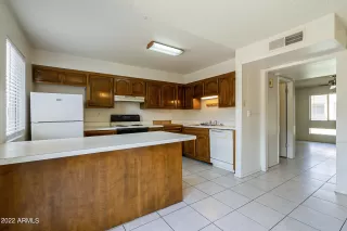 Photo #3: 6449268 Listing