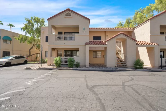 MLS: 6449330 Condo For Sale