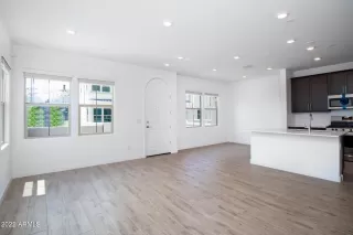 Photo #6: 6449726 Listing 