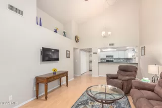 Photo #4: 6449897 Listing