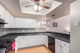 Photo #5: 6449897 Listing