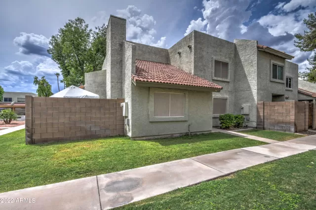 MLS: 6449998 Condo For Sale