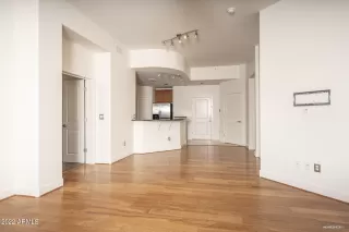 Photo #6: 6450009 Listing 