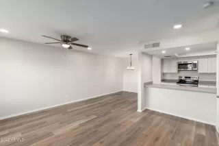 Photo #4: 6451397 Listing