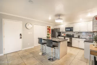 Photo #3: 6452109 Listing 