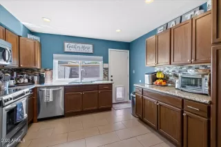 Photo #4: 6452437 Listing