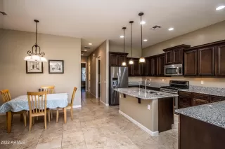 Photo #6: 6452786 Listing