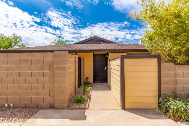 MLS: 6453445 Condo For Sale